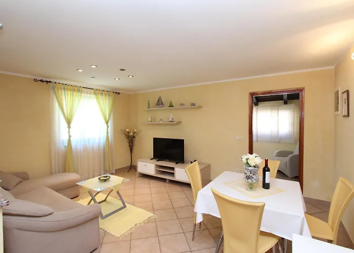 Pataj * Ρόβινι